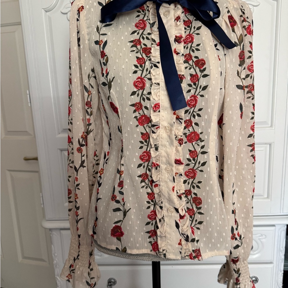 Chic Floral Blouse with Navy Bow